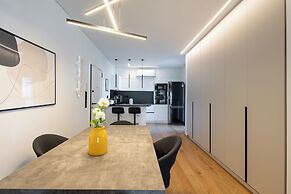 Bloom 2-Bedroom Apartment in Athens