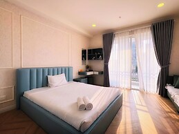 9Trip Sunrise Riverside