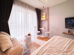 9Trip Sunrise Riverside