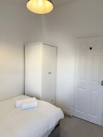 Harlow Cozy 3-bed House Retreat