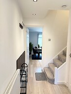 Harlow Cozy 3-bed House Retreat