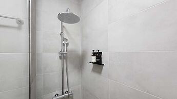 Grec Maison Piraeus by GrecCollection