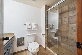 Pet-friendly 3 Bedroom Townhome in Frisco - Short Drive to Breck!