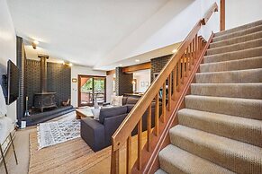 Pet-friendly 3 Bedroom Townhome in Frisco - Short Drive to Breck!