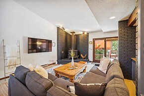 Pet-friendly 3 Bedroom Townhome in Frisco - Short Drive to Breck!