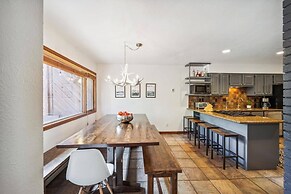 Pet-friendly 3 Bedroom Townhome in Frisco - Short Drive to Breck!