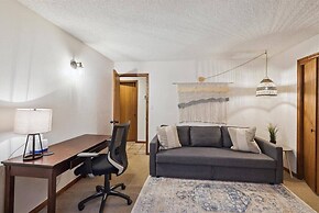 Pet-friendly 3 Bedroom Townhome in Frisco - Short Drive to Breck!