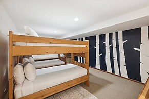 Pet-friendly 3 Bedroom Townhome in Frisco - Short Drive to Breck!