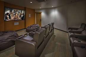 Grand Timber Lodge 2 Bedroom Ski In, Ski Out Condo