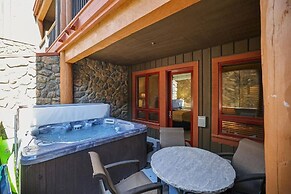 Luxury Ski-in/ski-out Bluesky 2 Bedroom Condo