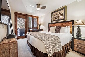 Luxury Ski-in/ski-out Bluesky 2 Bedroom Condo