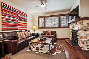 Luxury Ski-in/ski-out Bluesky 2 Bedroom Condo