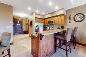 Luxury Ski-in/ski-out 1 Bedroom Condo at Crystal Peak Lodge at Peak 7