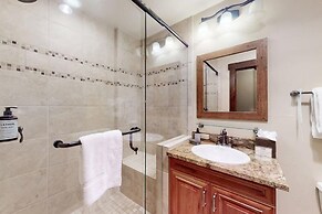 Luxury Ski-in/ski-out 1 Bedroom Condo at Crystal Peak Lodge at Peak 7