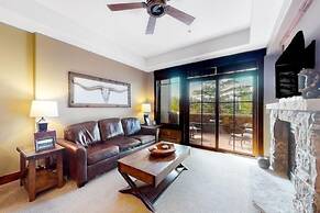 Luxury Ski-in/ski-out 1 Bedroom Condo at Crystal Peak Lodge at Peak 7
