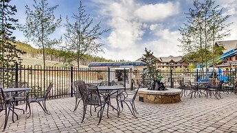 Luxury Ski-in/ski-out 1 Bedroom Condo at Crystal Peak Lodge at Peak 7