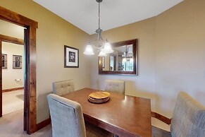 Luxury Ski-in/ski-out 1 Bedroom Condo at Crystal Peak Lodge at Peak 7