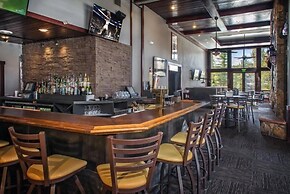 Grand Timber Lodge 3 Bedroom Ski In, Ski Out Condo