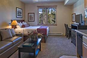 Grand Timber Lodge 3 Bedroom Ski In, Ski Out Condo