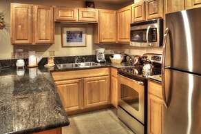 Grand Timber Lodge 3 Bedroom Ski In, Ski Out Condo