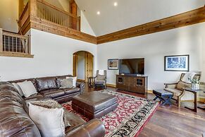 Luxury 5 Bedroom Pet-friendly Home in Breckenridge - 2 Miles to Main S