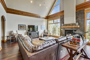 Luxury 5 Bedroom Pet-friendly Home in Breckenridge - 2 Miles to Main S