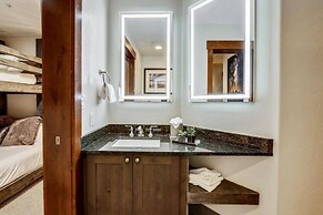 Luxury One Ski Hill 2 Bedroom Ski-in/out Condo at Peak 8