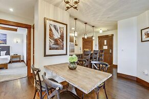Luxury One Ski Hill 2 Bedroom Ski-in/out Condo at Peak 8