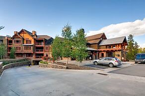 Bluesky Breckenridge Luxury 3 Bedroom Condo at Snowflake Lift