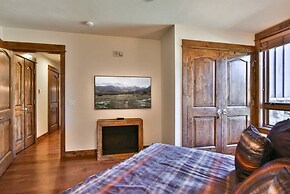 Bluesky Breckenridge Luxury 3 Bedroom Condo at Snowflake Lift