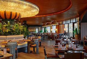 Contemporary 3 Bedroom Luxury Ski In, Ski Out Residence in Snowmass Ba