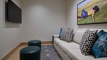 Contemporary 3 Bedroom Luxury Ski In, Ski Out Residence in Snowmass Ba