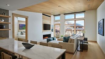 Contemporary 3 Bedroom Luxury Ski In, Ski Out Residence in Snowmass Ba
