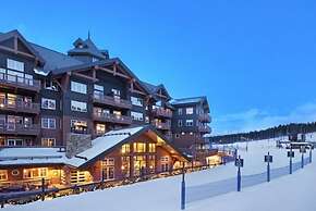 Ski-in/ski-out One Ski Hill Place 1 Bedroom Luxury Condo