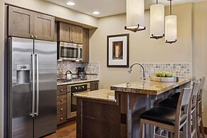 Ski-in/ski-out One Ski Hill Place 1 Bedroom Luxury Condo