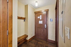 Ski-in/ski-out One Ski Hill Place 1 Bedroom Luxury Condo
