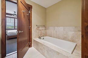 Ski-in/ski-out One Ski Hill Place 1 Bedroom Luxury Condo