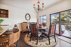 Pet-friendly 4 Bedroom Townhome in Frisco - Short Drive to Breck!