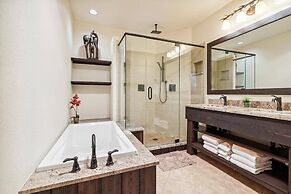 Pet-friendly 4 Bedroom Townhome in Frisco - Short Drive to Breck!