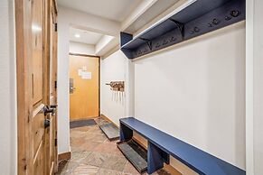 Ski-in/ski-out 2 Bedroom Condo at The Village at Breckenridge