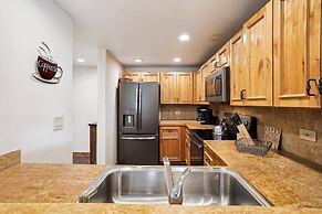 Ski-in/ski-out 2 Bedroom Condo at The Village at Breckenridge