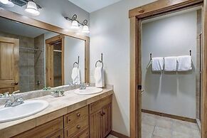 Ski-in Mountain Thunder Lodge 2 Bedroom Condo