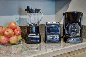 Ski-in Mountain Thunder Lodge 2 Bedroom Condo