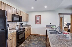 Ski-in Mountain Thunder Lodge 2 Bedroom Condo