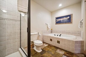 Spacious, Pet-friendly 4 Bedroom Vacation Rental in Breckenridge