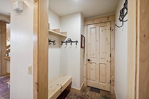 Spacious, Pet-friendly 4 Bedroom Vacation Rental in Breckenridge