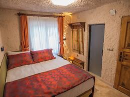 Capavista Cave House