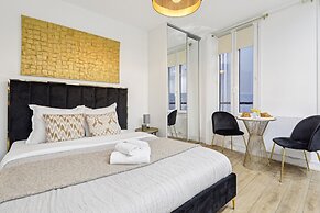 Studio Steps to Louvre & Palais Royal