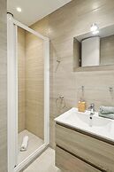 Studio Steps to Louvre & Palais Royal