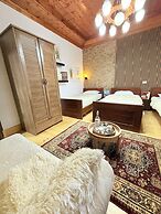 Old Town Guesthouse Guri